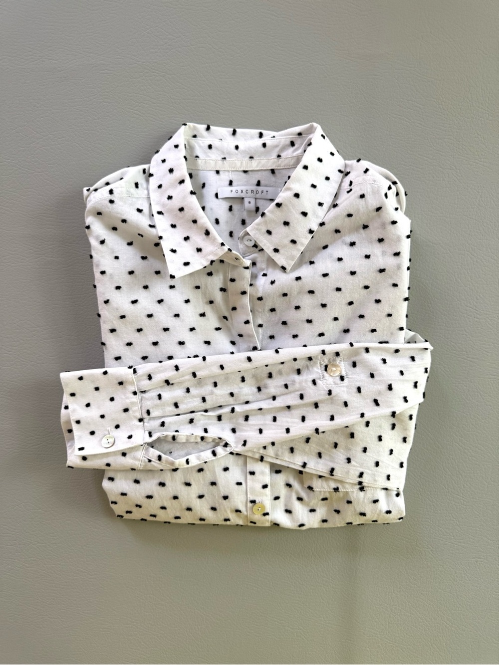 Foxcroft Dotted Swiss Polkadot Dress Shirt White & Black Women’s size 8